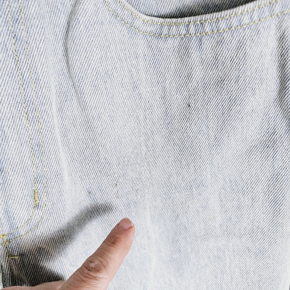 BDG URBAN OUTFITTERS | Mom high rise light wash tapered leg jeans - Picture 7 of 12